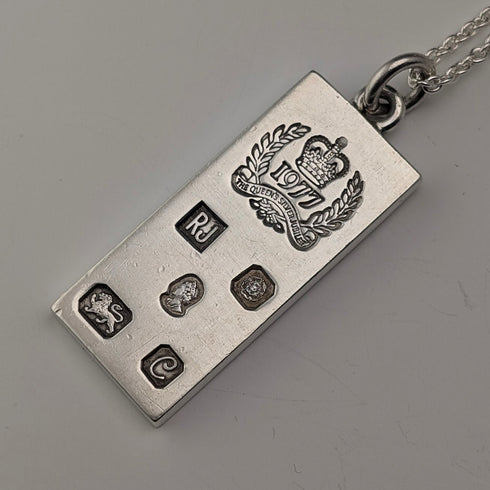 1977 British pure silver Jubilee ingot pendant, 20.1g, with pure silver necklace, RJ